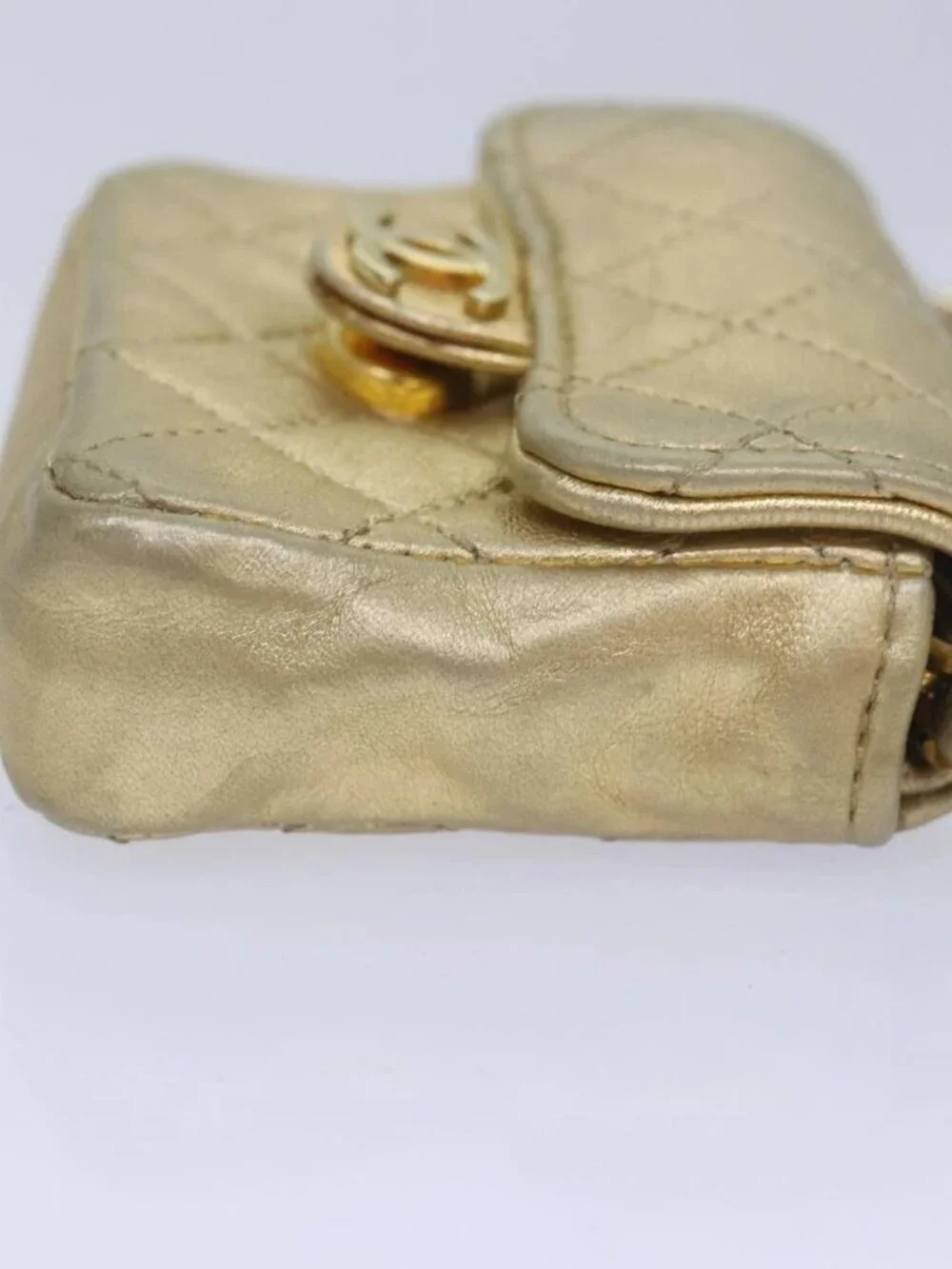 CHANEL brand	chanel color	gold